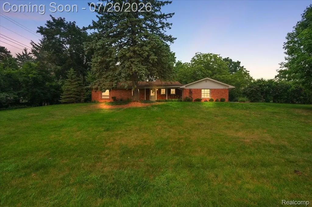 1506 Ledbury Drive Bloomfield Charter Township MI 48304