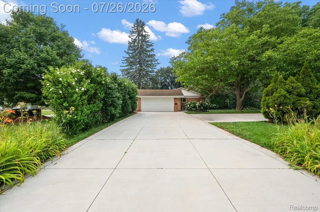 1506 Ledbury Drive Bloomfield Charter Township MI 48304