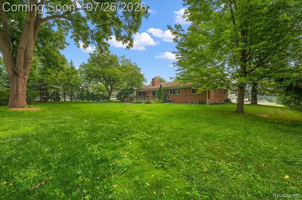 1506 Ledbury Drive Bloomfield Charter Township MI 48304