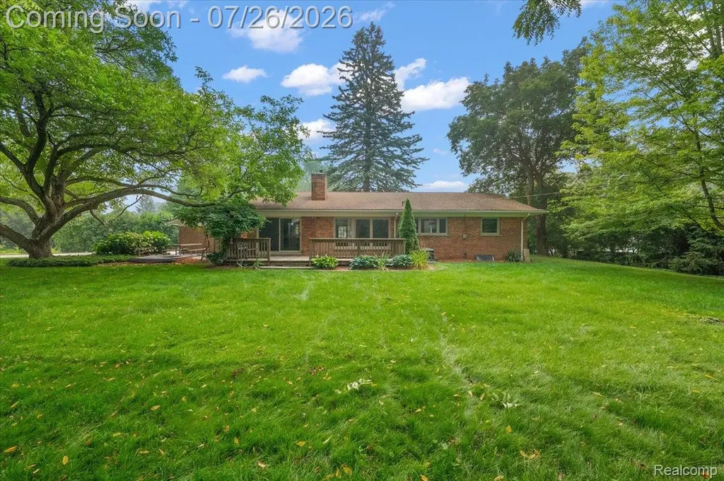 1506 Ledbury Drive Bloomfield Charter Township MI 48304