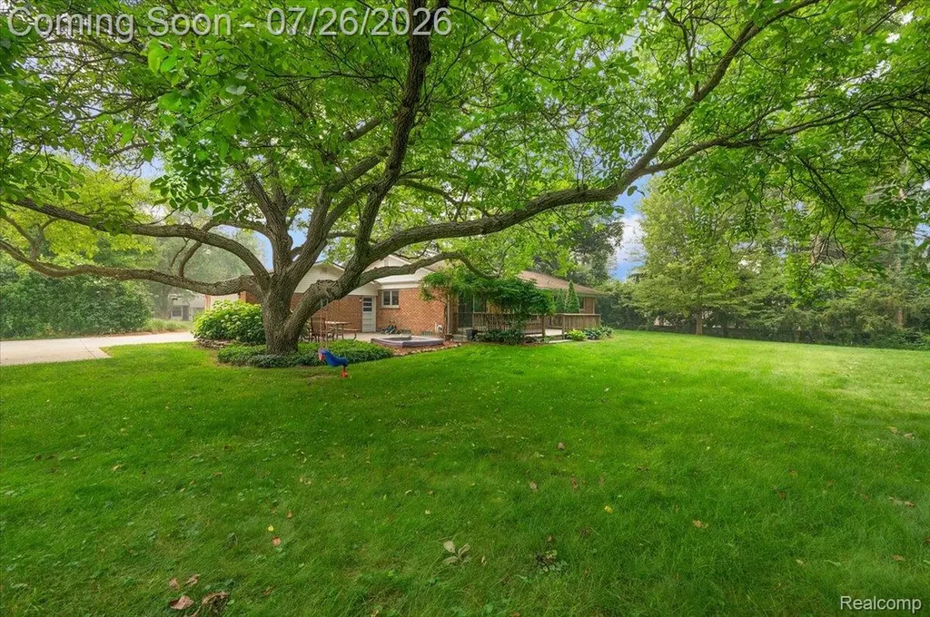1506 Ledbury Drive Bloomfield Charter Township MI 48304