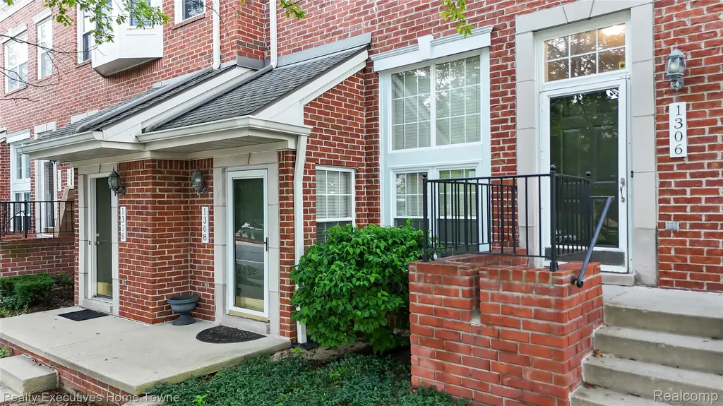 1306 S Main Street Royal Oak City MI 48067