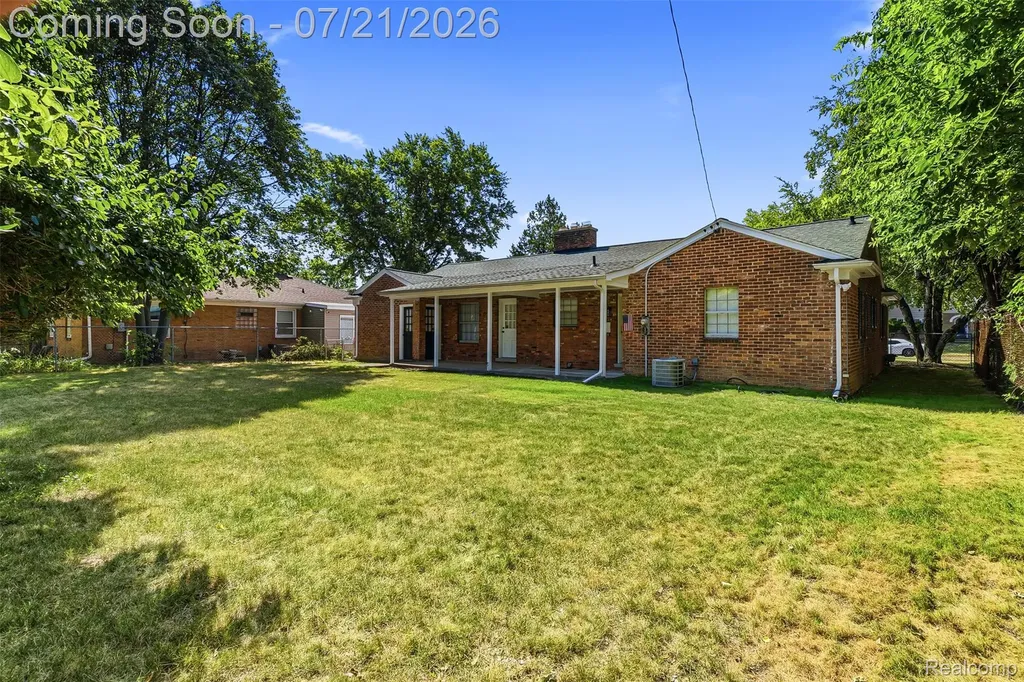 1815 E 2nd Street Flint City MI 48503