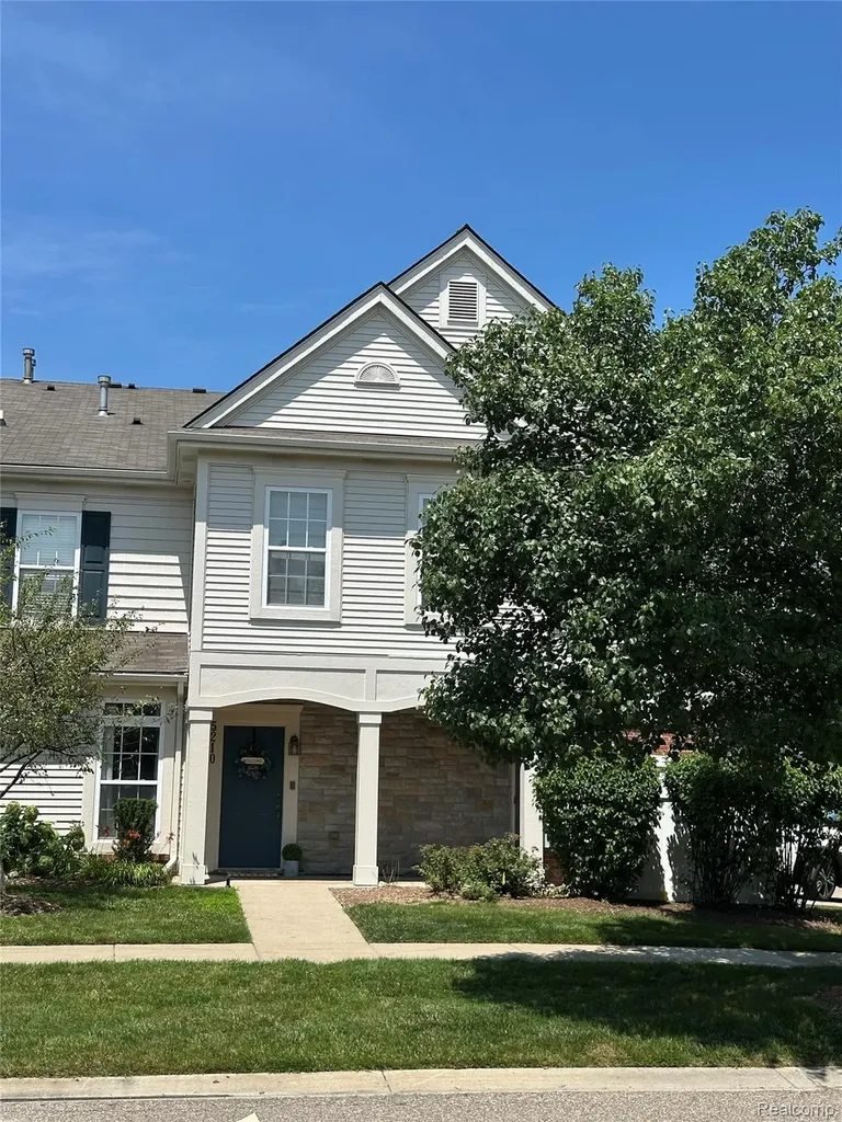 5210 Addington Drive Commerce Charter Township MI 48390
