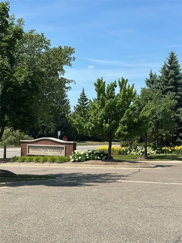 5210 Addington Drive Commerce Charter Township MI 48390