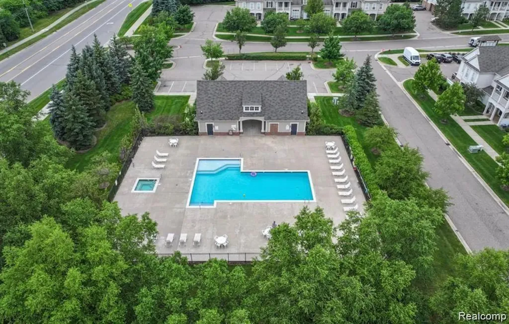 5210 Addington Drive Commerce Charter Township MI 48390