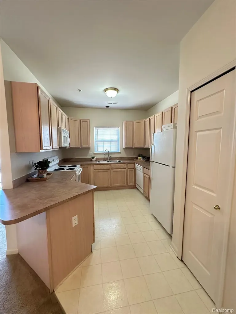 5210 Addington Drive Commerce Charter Township MI 48390
