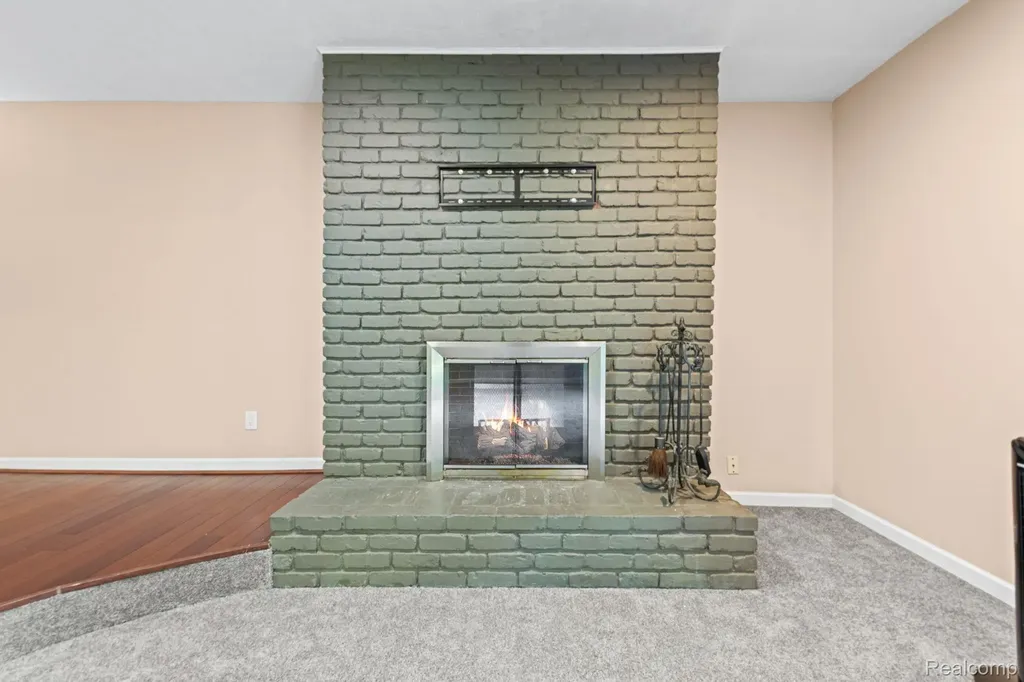33165 Maplenut Street Farmington City MI 48336