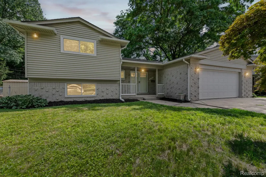 33165 Maplenut Street Farmington City MI 48336