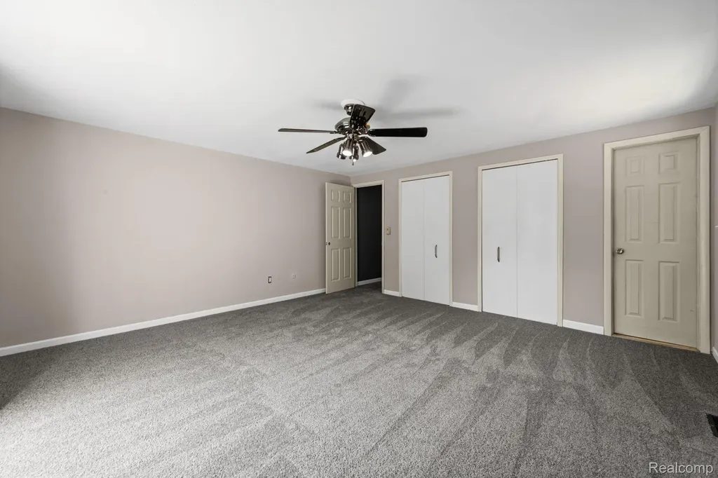 33165 Maplenut Street Farmington City MI 48336