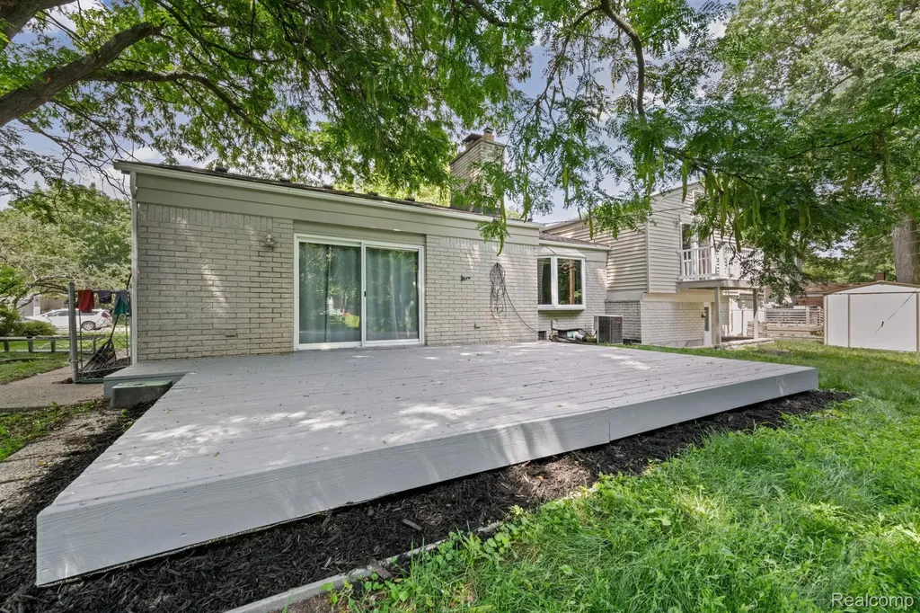 33165 Maplenut Street Farmington City MI 48336