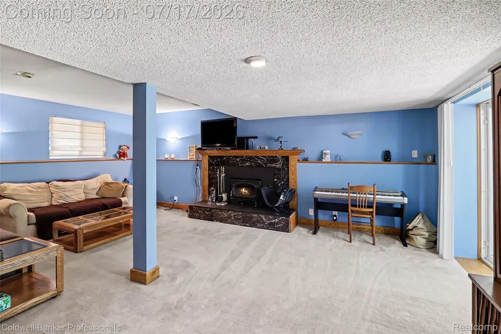1304 Rinoco Circle Waterford Charter Township MI 48327