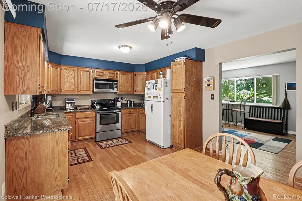 1304 Rinoco Circle Waterford Charter Township MI 48327