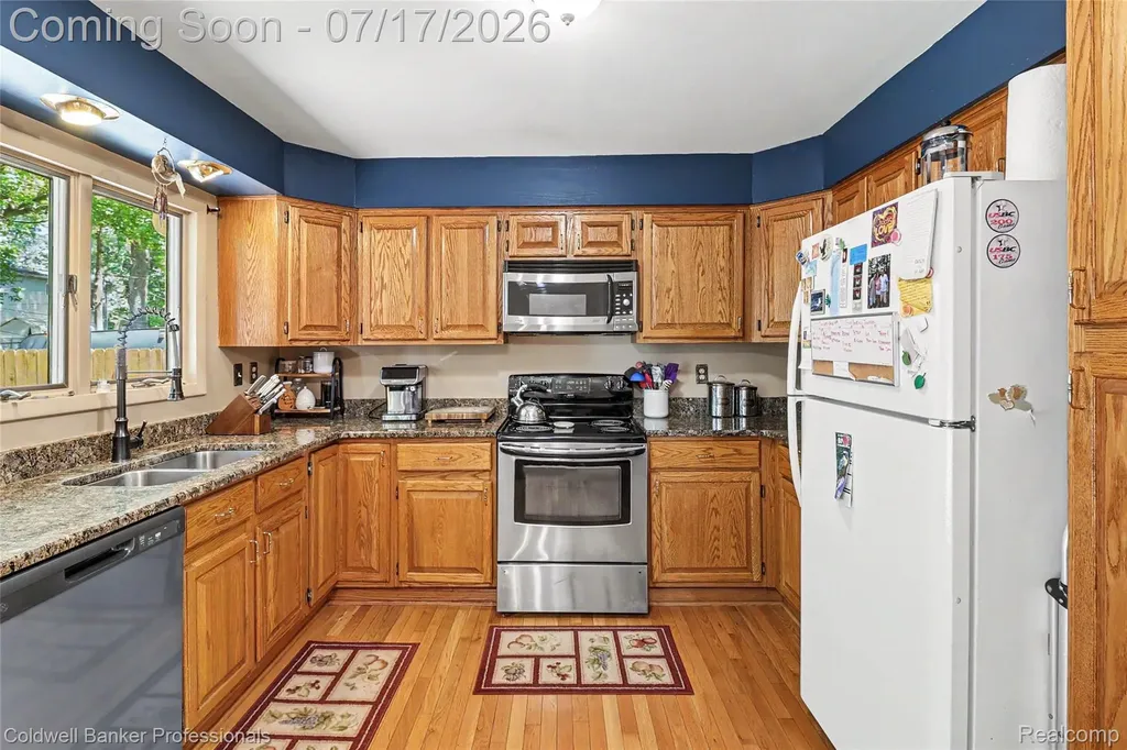 1304 Rinoco Circle Waterford Charter Township MI 48327