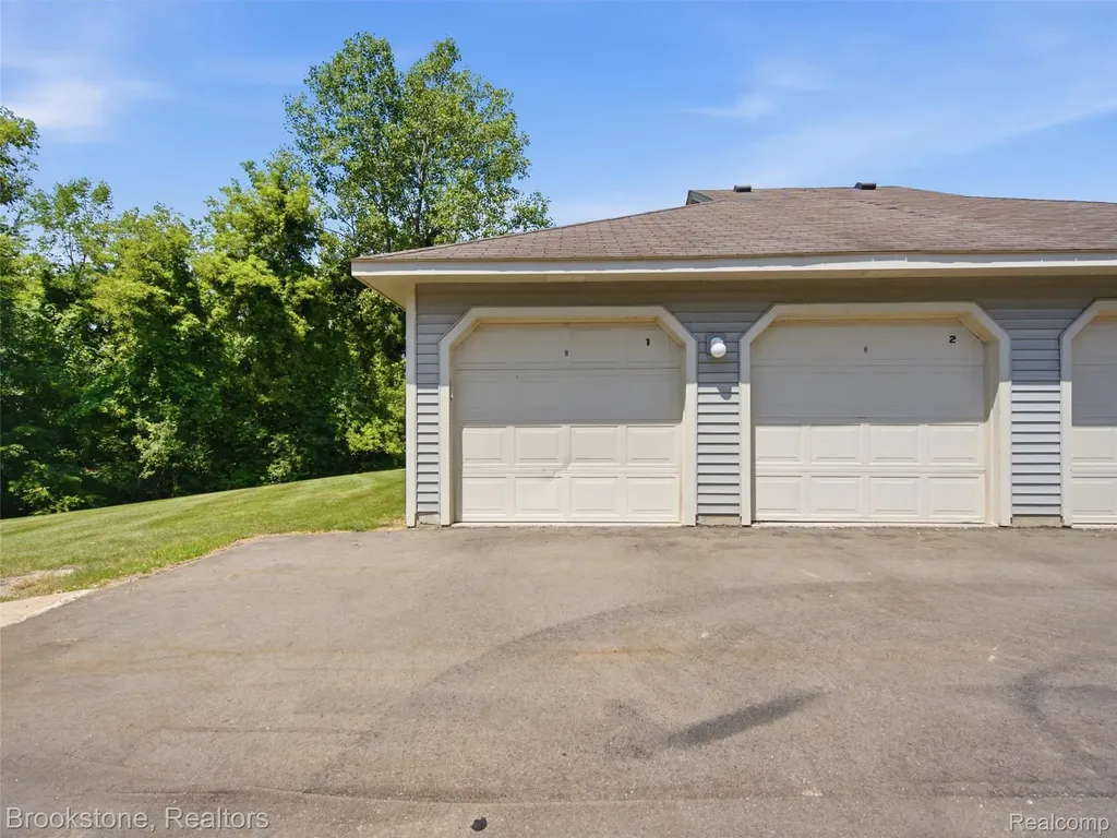 12108 Pinehurst Lane Grand Blanc Charter Township MI 48439