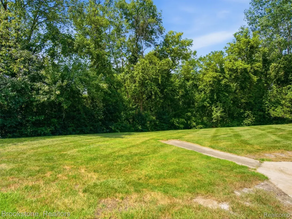 12108 Pinehurst Lane Grand Blanc Charter Township MI 48439