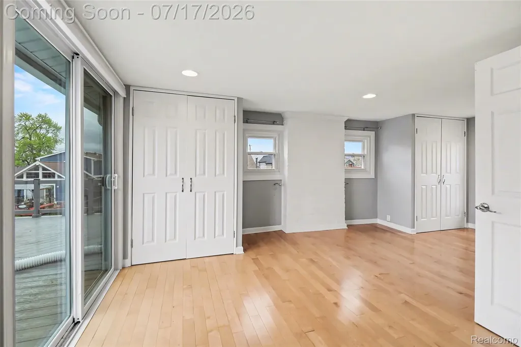 1430 Rossdale Drive Waterford Charter Township MI 48328
