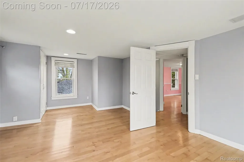 1430 Rossdale Drive Waterford Charter Township MI 48328