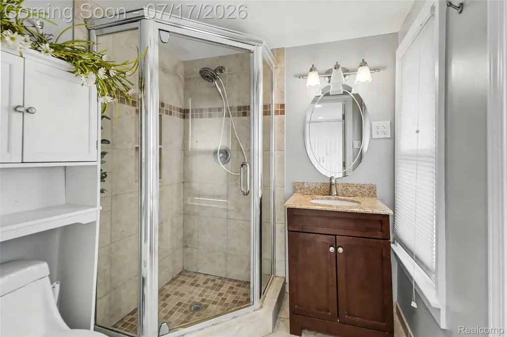 1430 Rossdale Drive Waterford Charter Township MI 48328