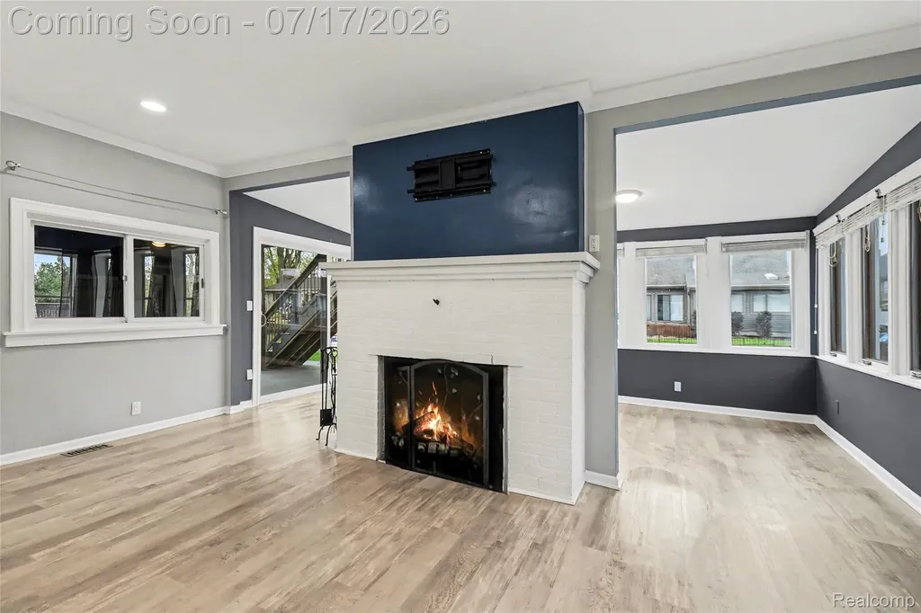 1430 Rossdale Drive Waterford Charter Township MI 48328