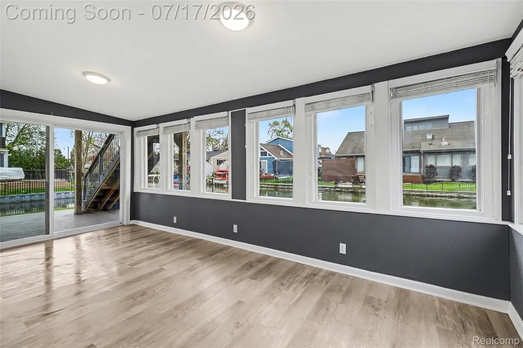 1430 Rossdale Drive Waterford Charter Township MI 48328