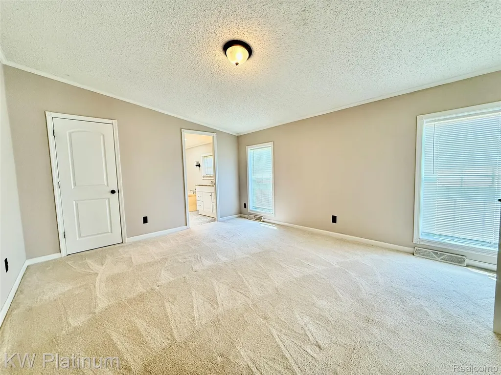 1201 Orchard Lane Columbus Township MI 48063