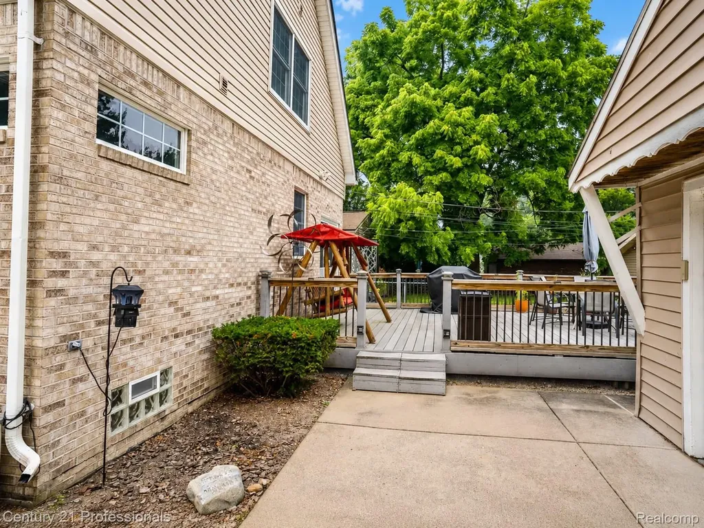 21819 Maple Street St. Clair Shores City MI 48081