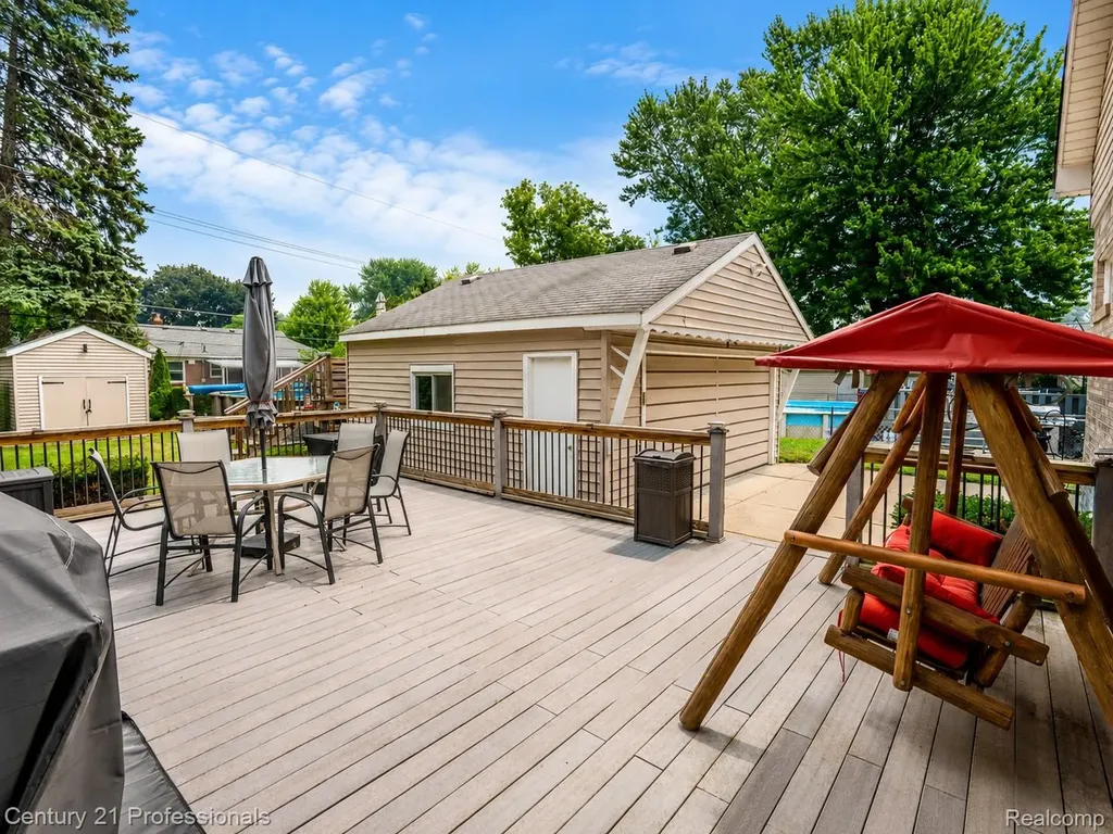 21819 Maple Street St. Clair Shores City MI 48081