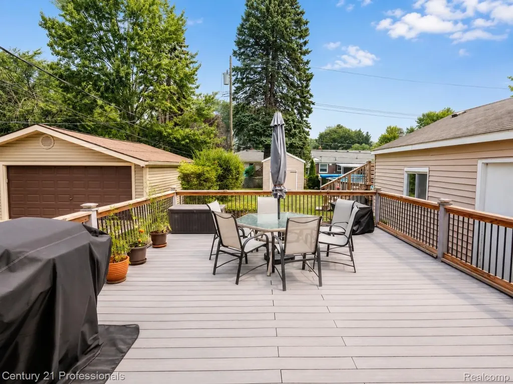 21819 Maple Street St. Clair Shores City MI 48081