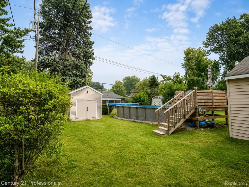 21819 Maple Street St. Clair Shores City MI 48081