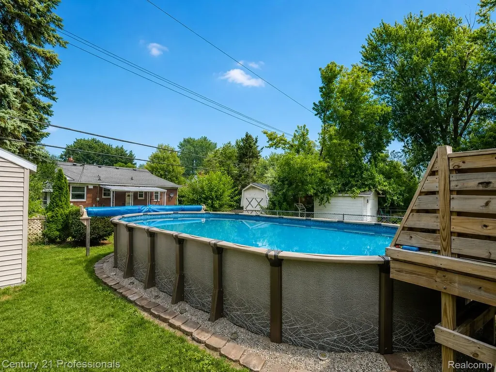 21819 Maple Street St. Clair Shores City MI 48081