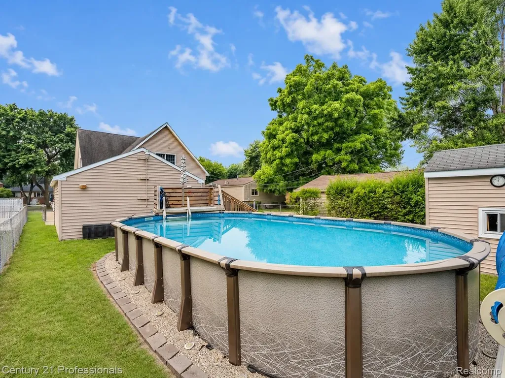 21819 Maple Street St. Clair Shores City MI 48081