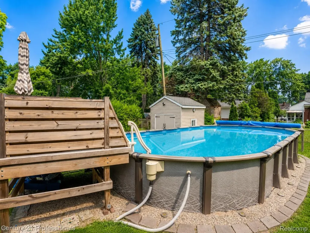 21819 Maple Street St. Clair Shores City MI 48081