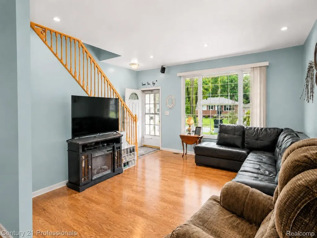 21819 Maple Street St. Clair Shores City MI 48081