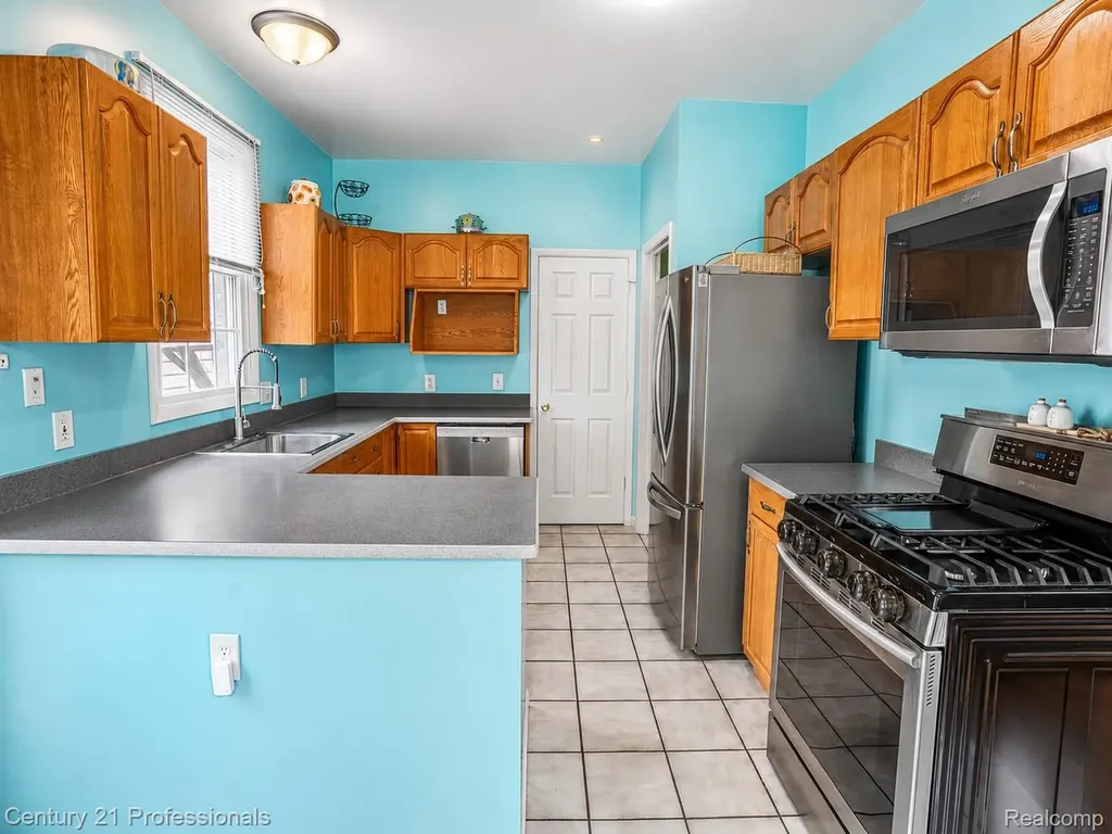 21819 Maple Street St. Clair Shores City MI 48081