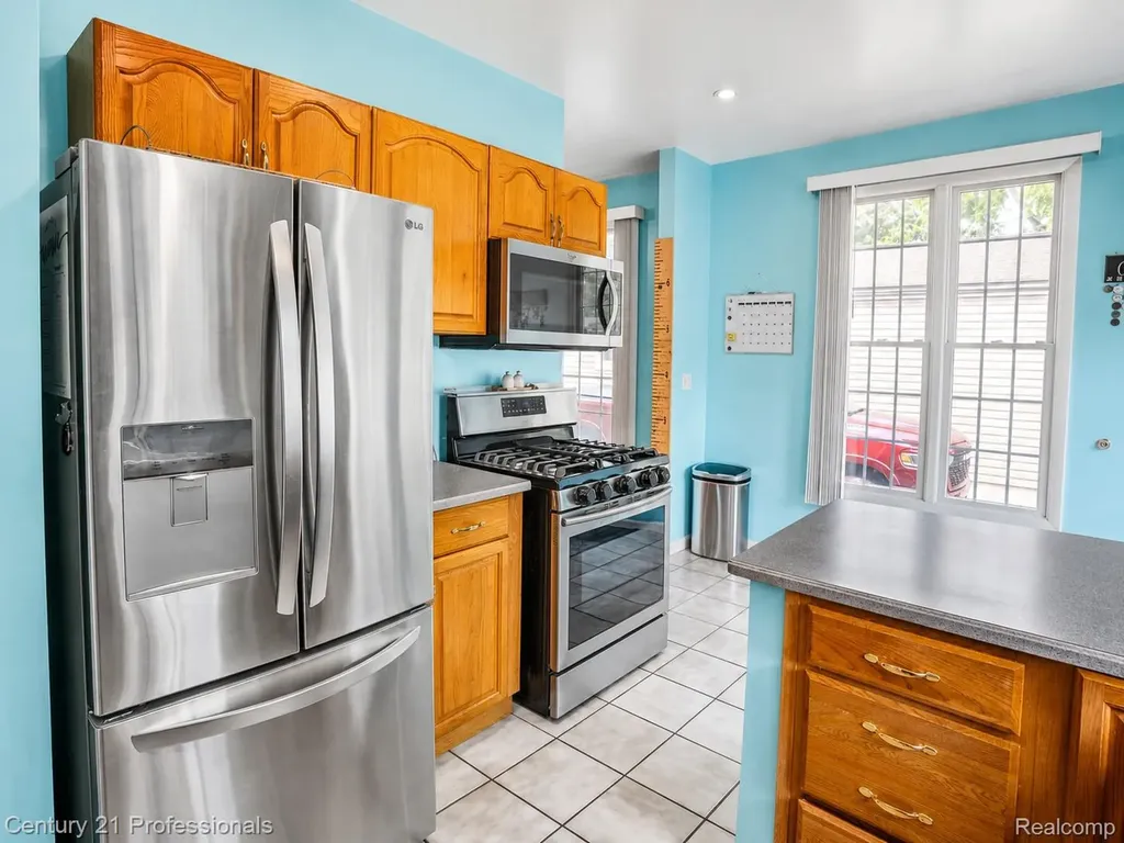21819 Maple Street St. Clair Shores City MI 48081