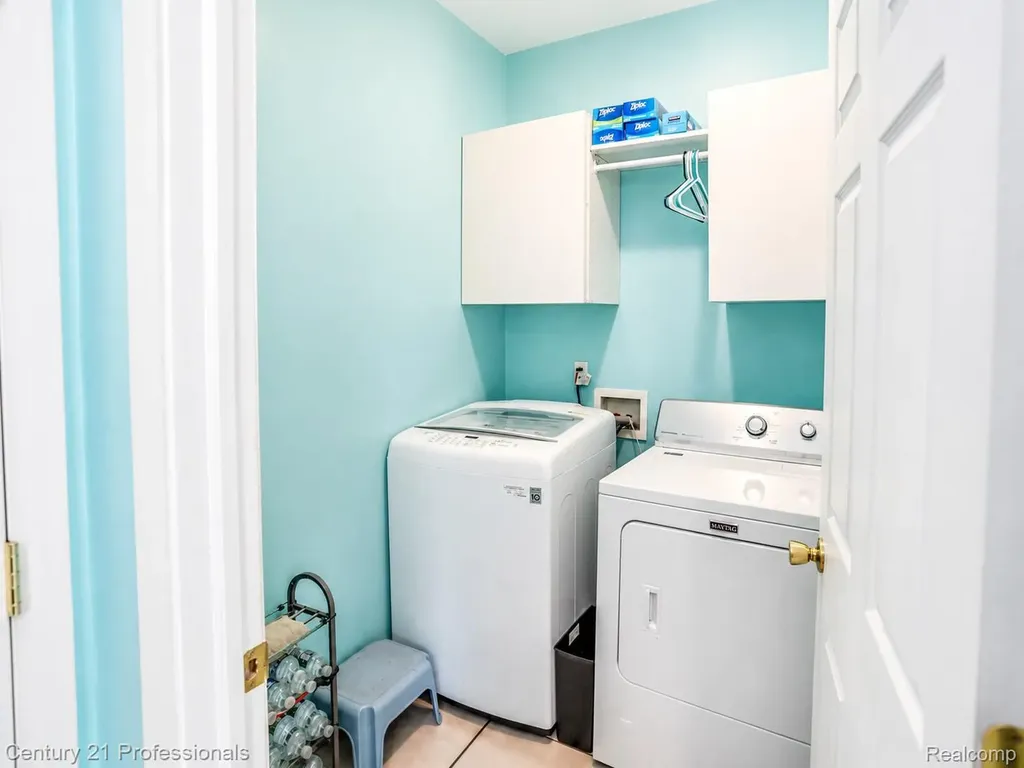 21819 Maple Street St. Clair Shores City MI 48081