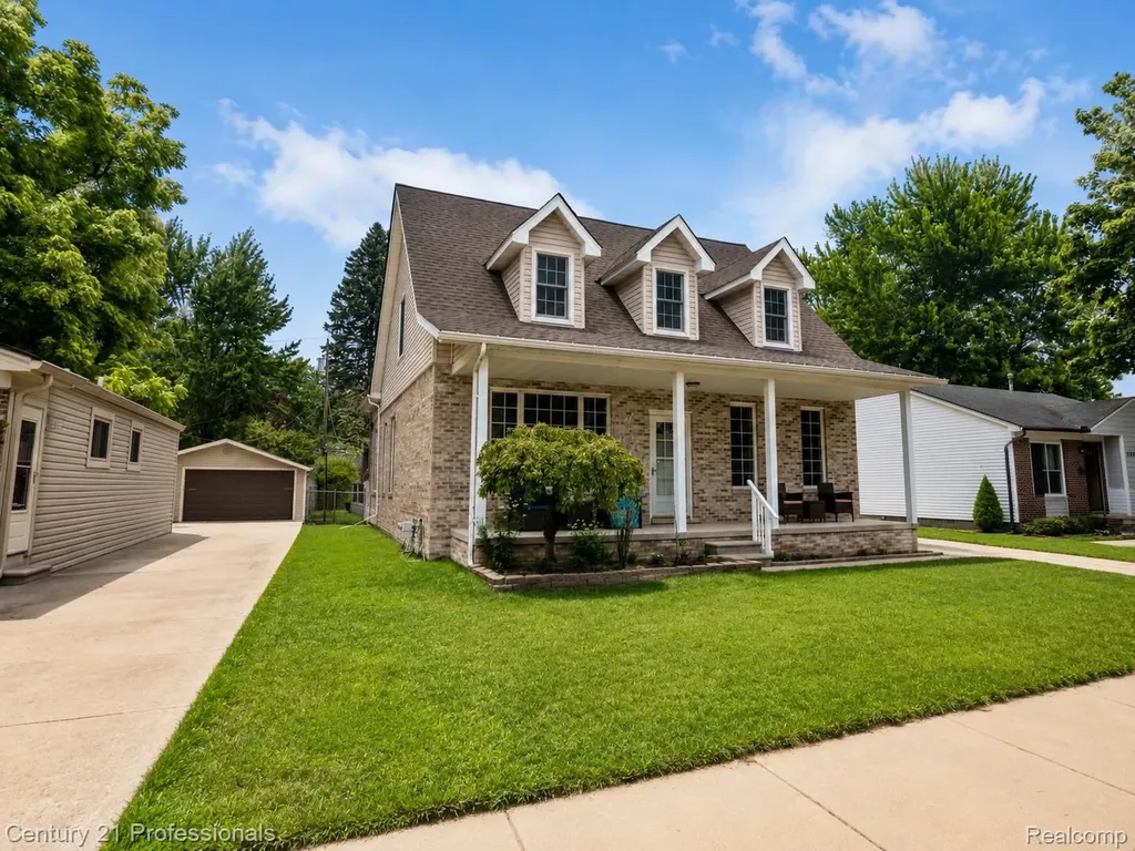 21819 Maple Street St. Clair Shores City MI 48081