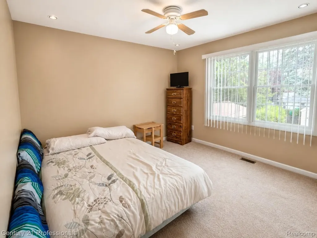 21819 Maple Street St. Clair Shores City MI 48081