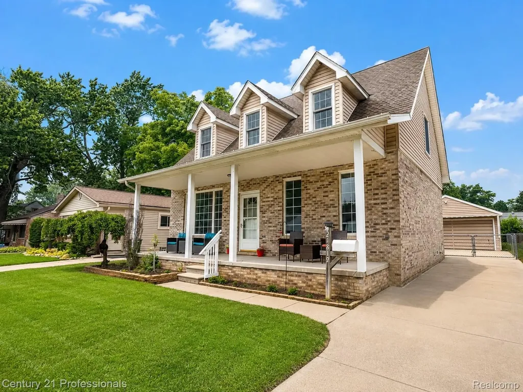 21819 Maple Street St. Clair Shores City MI 48081
