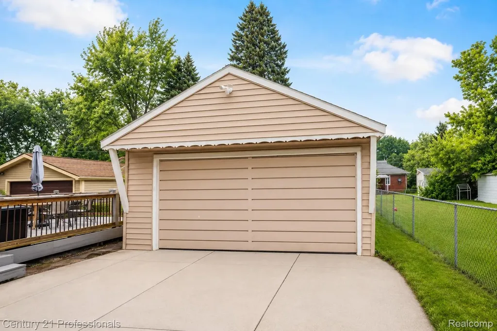 21819 Maple Street St. Clair Shores City MI 48081