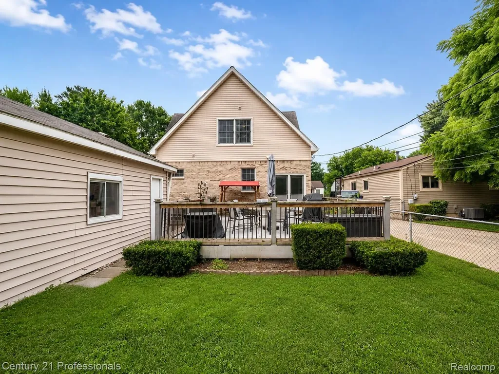 21819 Maple Street St. Clair Shores City MI 48081
