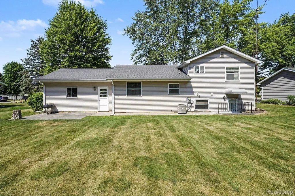 7083 Fairgrove Drive Mundy Township MI 48473
