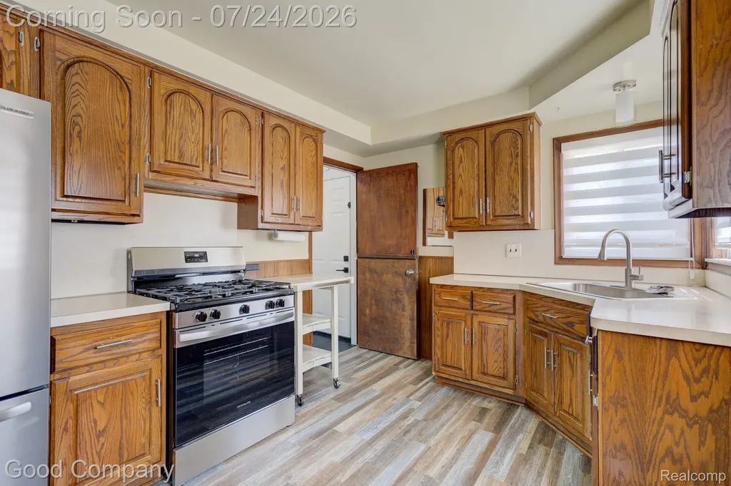 28948 Boston Street St. Clair Shores City MI 48081