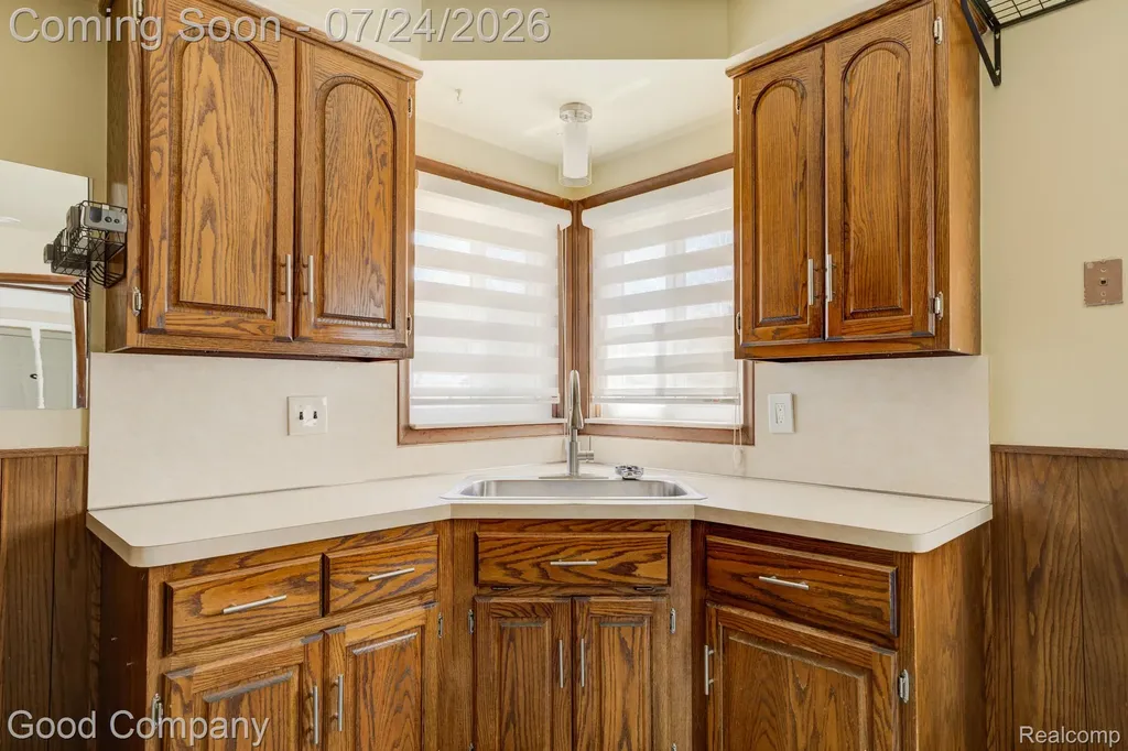 28948 Boston Street St. Clair Shores City MI 48081