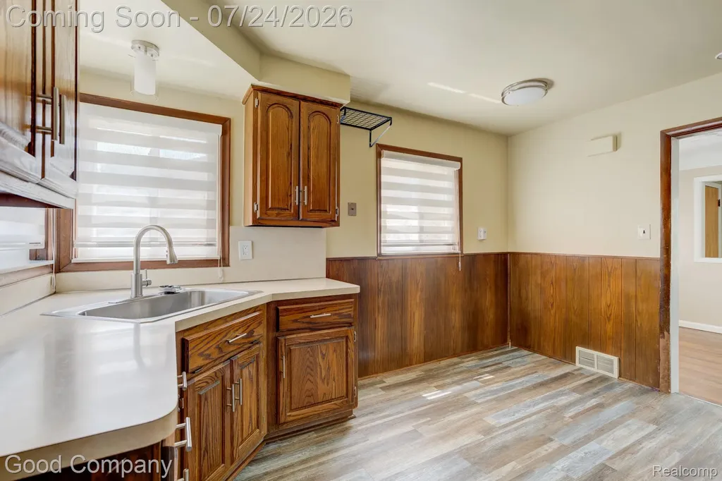 28948 Boston Street St. Clair Shores City MI 48081