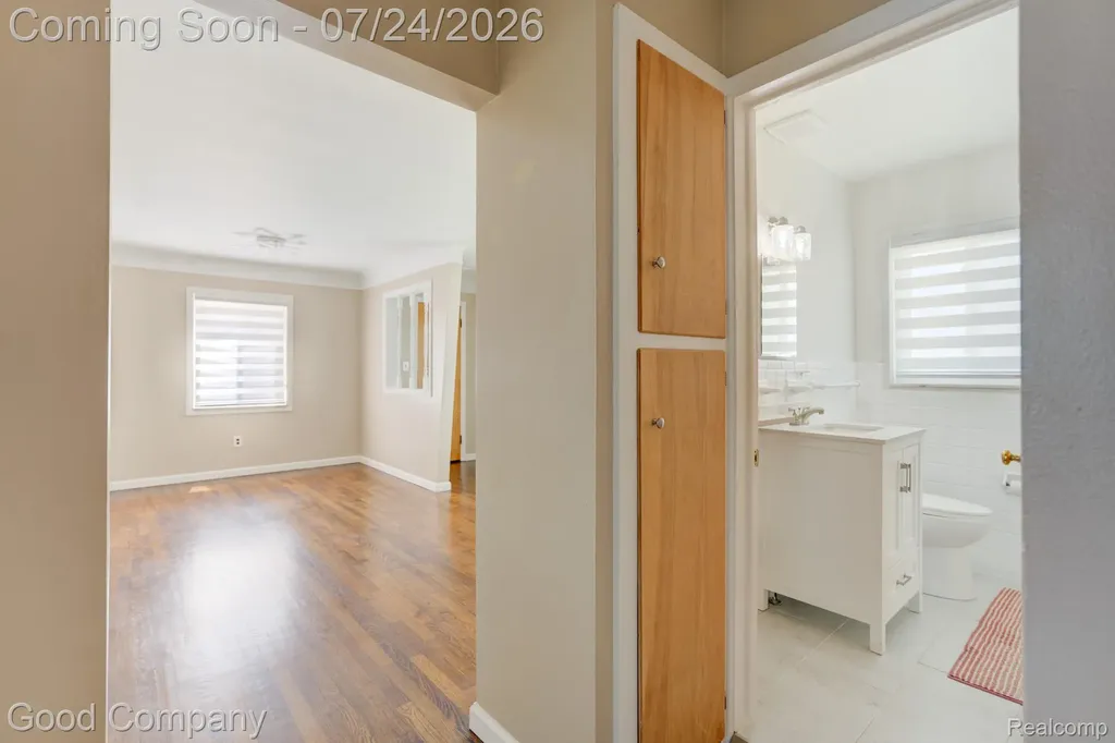 28948 Boston Street St. Clair Shores City MI 48081