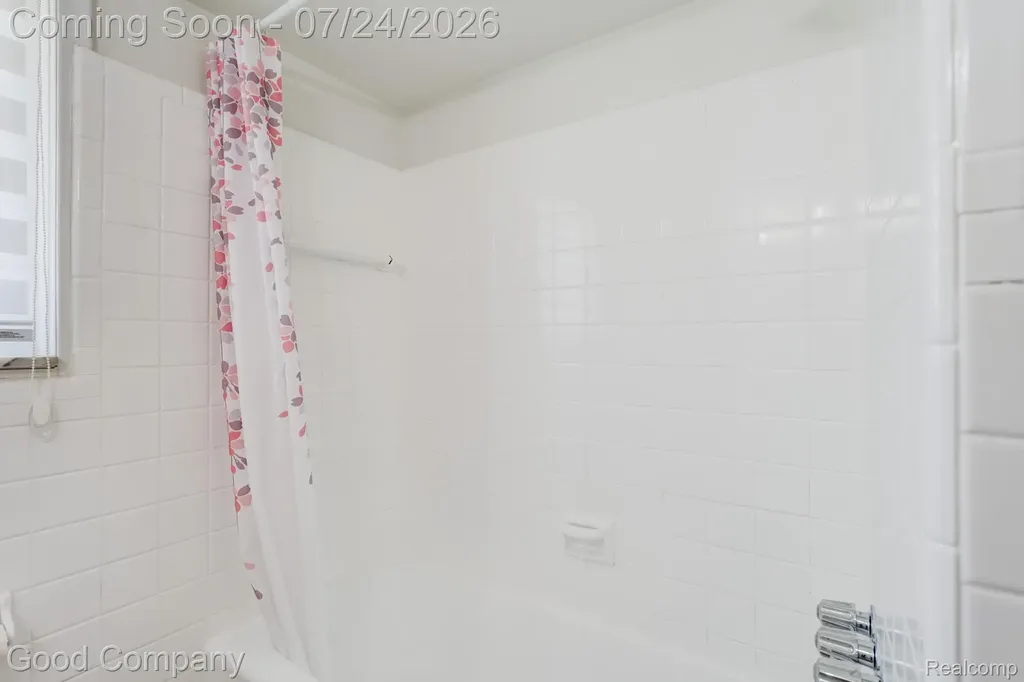 28948 Boston Street St. Clair Shores City MI 48081
