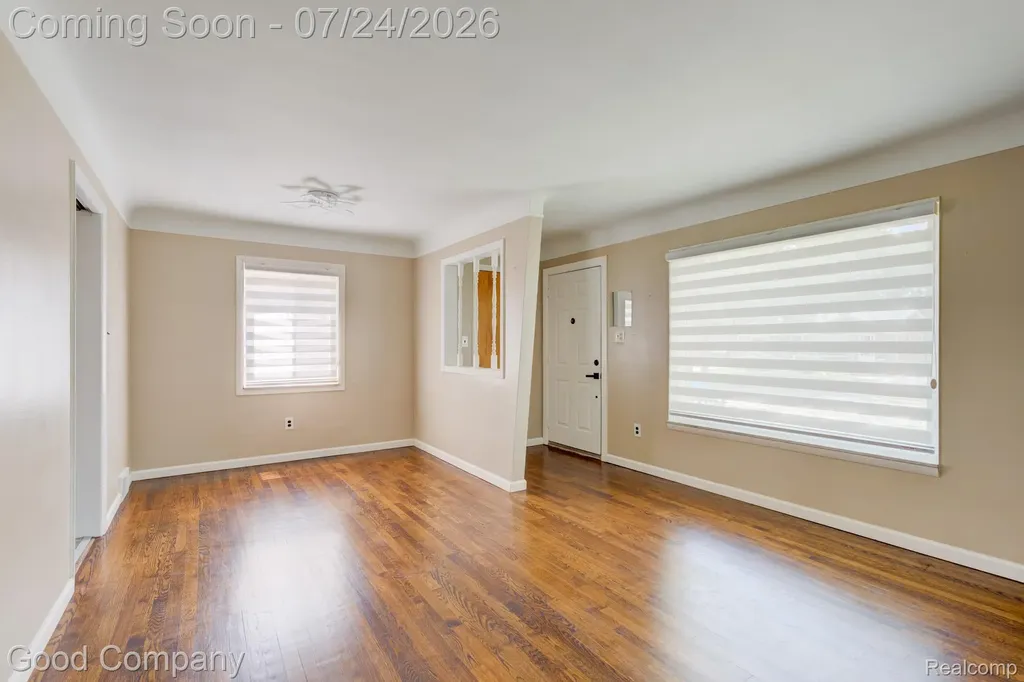 28948 Boston Street St. Clair Shores City MI 48081