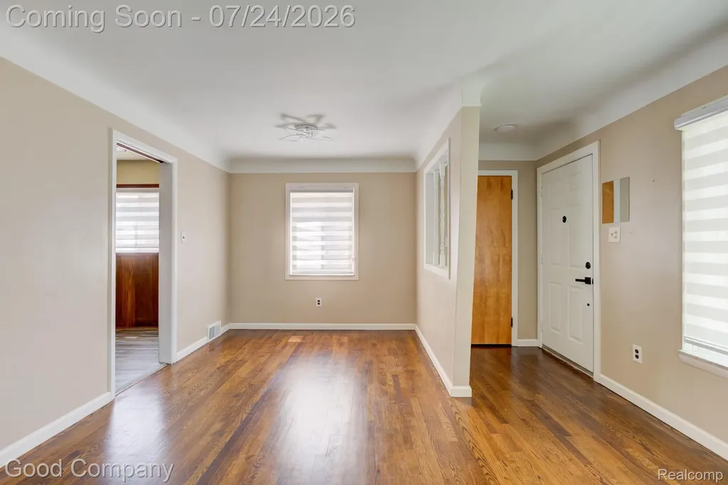 28948 Boston Street St. Clair Shores City MI 48081